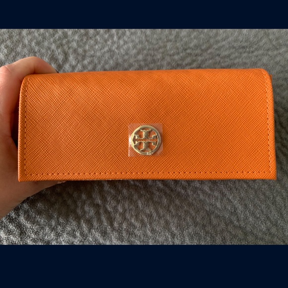 Tory Burch sunglasses - Picture 3 of 3